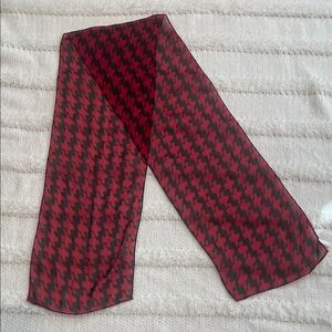 Vintage Houndstooth oblong head Scarf red black rolled edges shoulder wrap